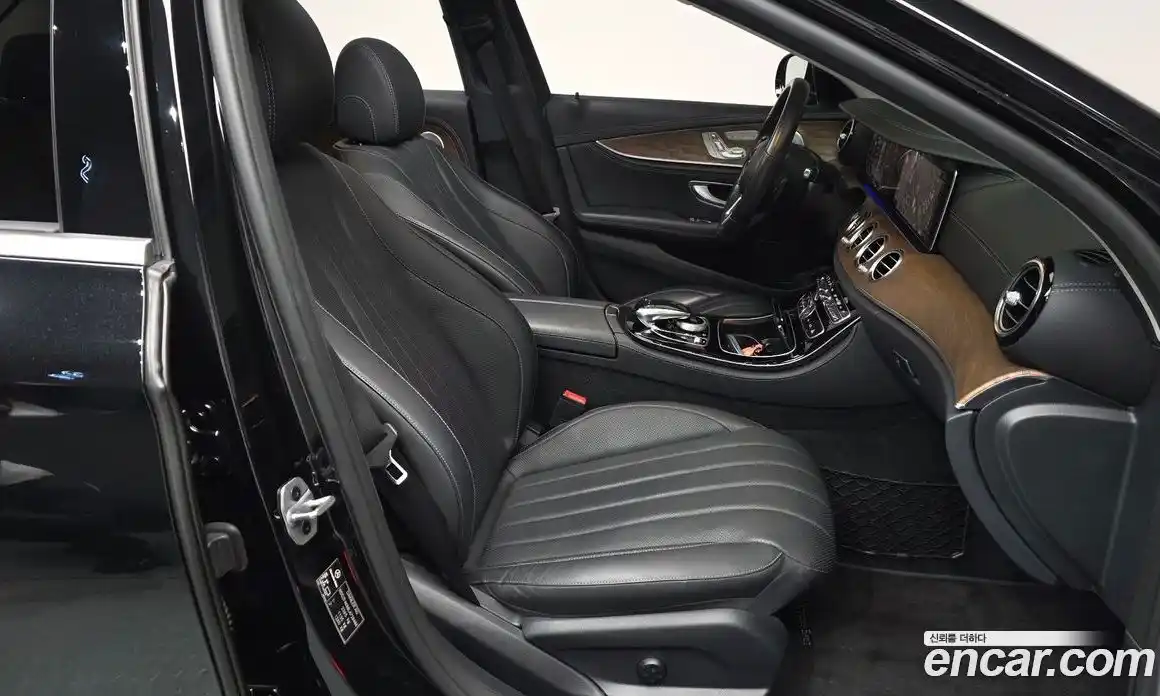 Mercedes-Benz E-Class 2020 2.0 Автомат в Москве № 195103, фото 9