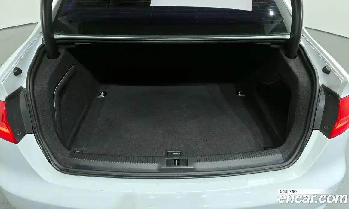 Audi A4 2015 2.0 Автомат в Москве № 196577, фото 5