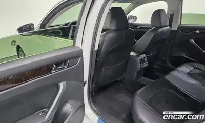 Volkswagen Passat 2014 2.5 Автомат в Москве № 199183, миниатюра 11