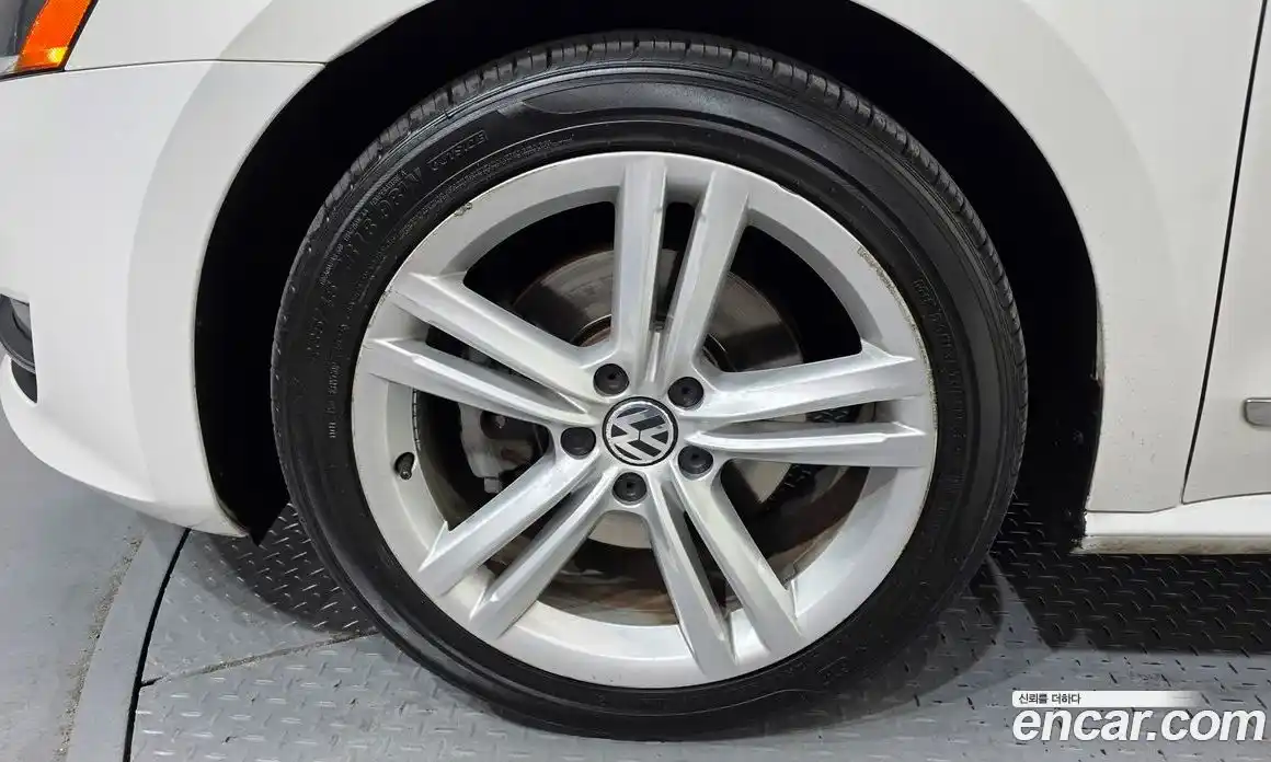 Volkswagen Passat 2014 2.5 Автомат в Москве № 199183, фото 14