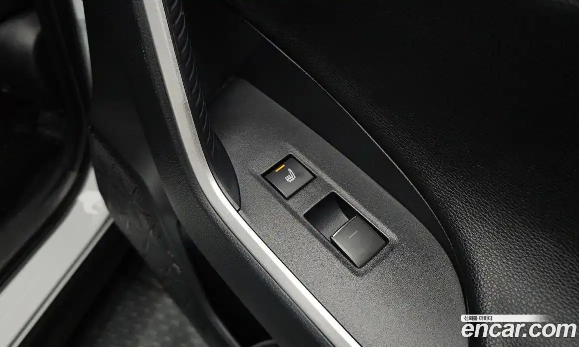 Toyota RAV4 2024 2.5 Автомат в Москве № 199570, фото 13