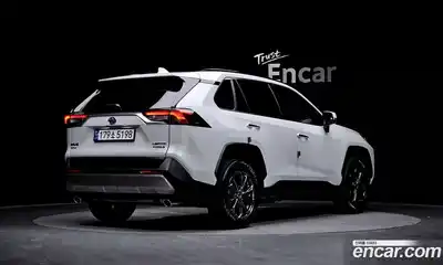 Toyota RAV4 2024 2.5 Автомат в Москве № 199570, миниатюра 2