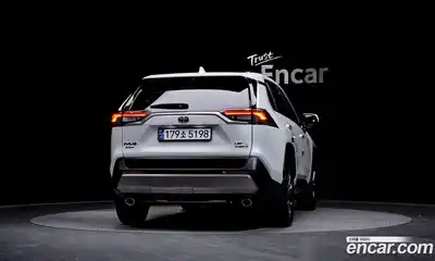 Toyota RAV4 2024 2.5 Автомат в Москве № 199570, миниатюра 4