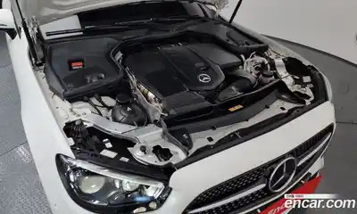 Mercedes-Benz E-Class 2023 2.0 Автомат в Москве № 205409, миниатюра 6