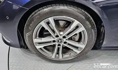 Mercedes-Benz E-Class 2023 2.0 Автомат в Москве № 206562, миниатюра 7