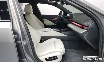 BMW 5-Series 2025 2.0 Автомат в Москве № 211065, миниатюра 11