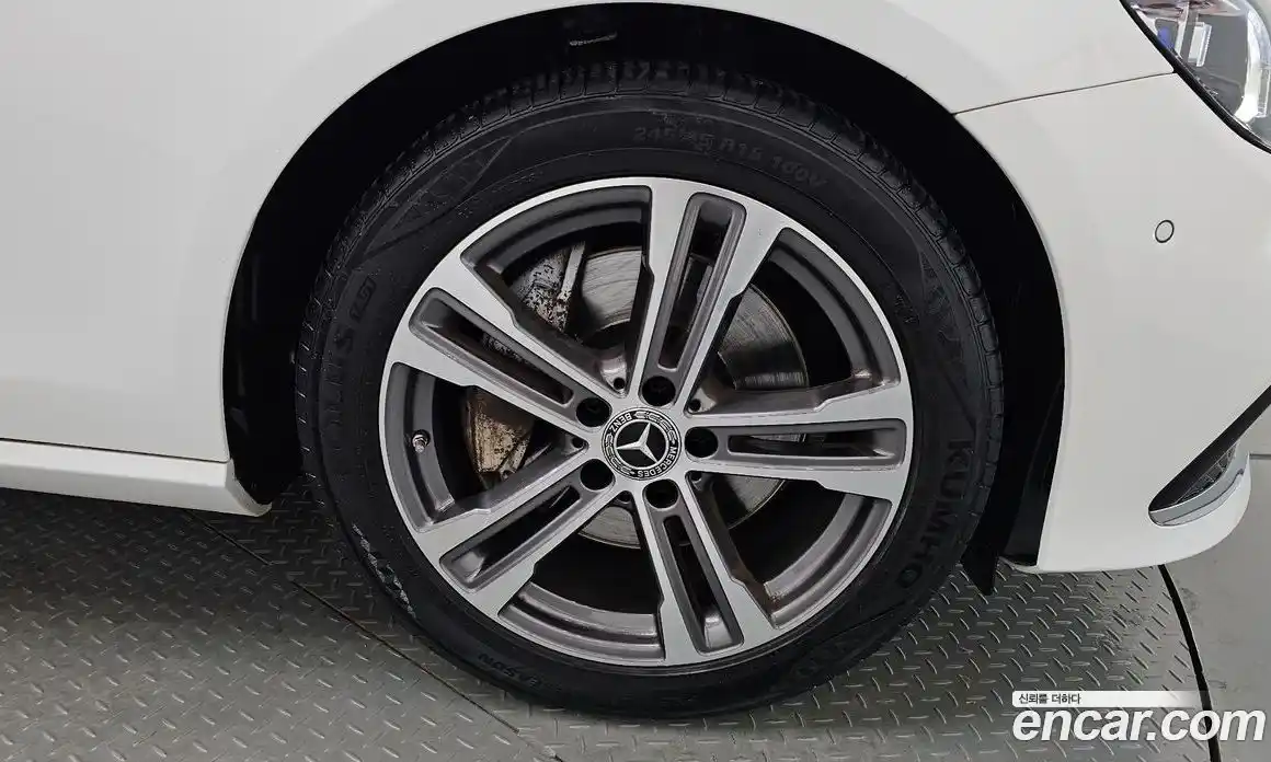 Mercedes-Benz E-Class 2021 2.0 Автомат в Москве № 212018, фото 18