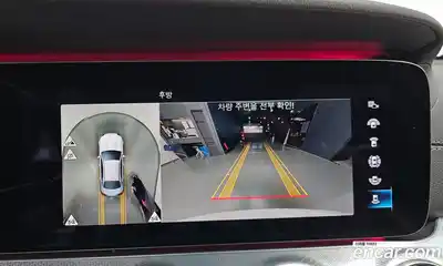 Mercedes-Benz E-Class 2021 2.0 Автомат в Москве № 212018, миниатюра 2