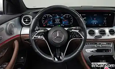 Mercedes-Benz E-Class 2021 2.0 Автомат в Москве № 212018, миниатюра 3
