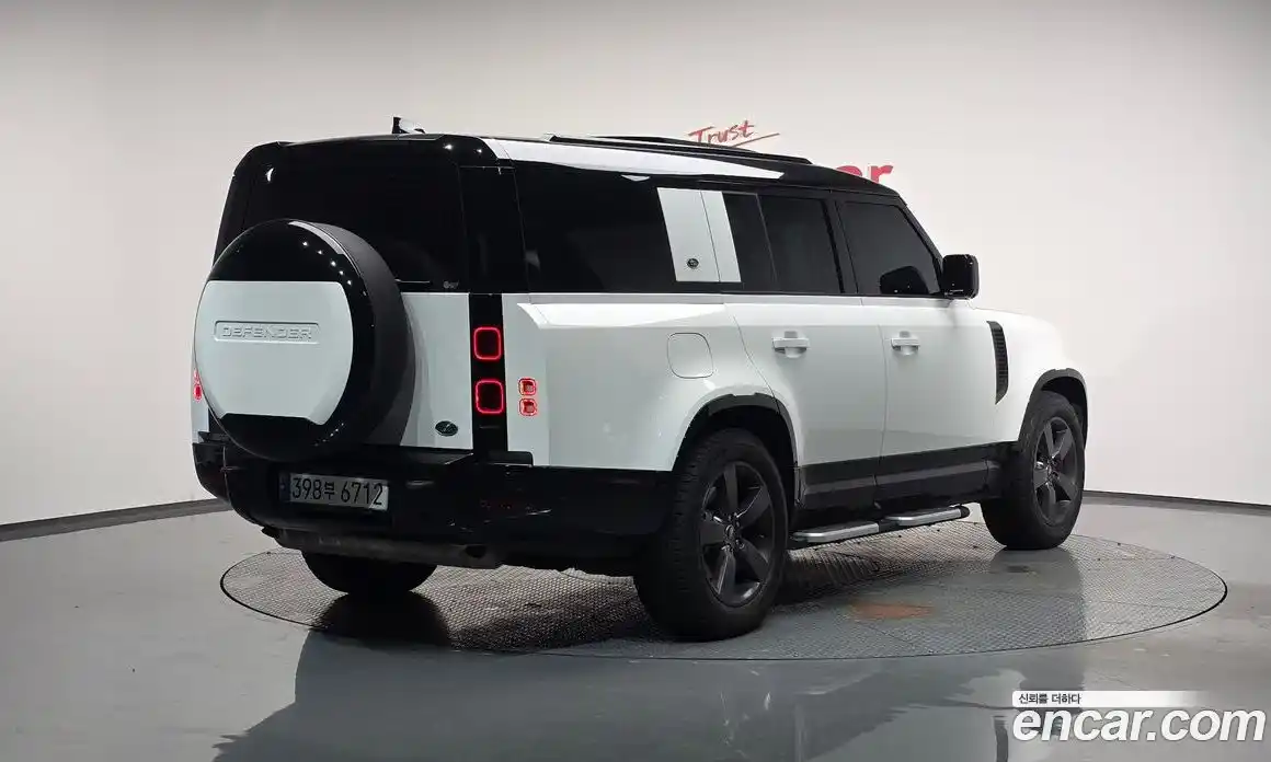 Land Rover Defender 2023 3.0 Автомат в Москве № 213393, фото 17