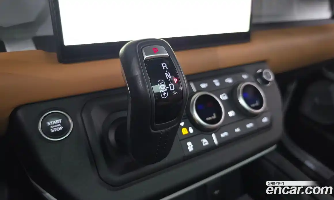 Land Rover Defender 2023 3.0 Автомат в Москве № 213393, фото 4