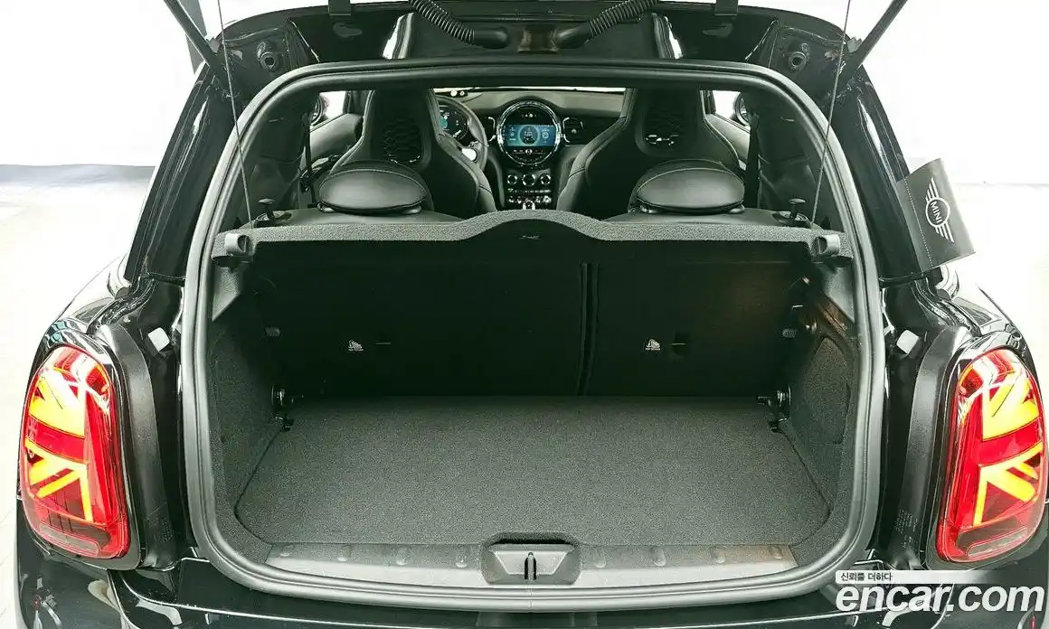 Mini Cooper 2023 2.0 Автомат в Москве № 214216, фото 1