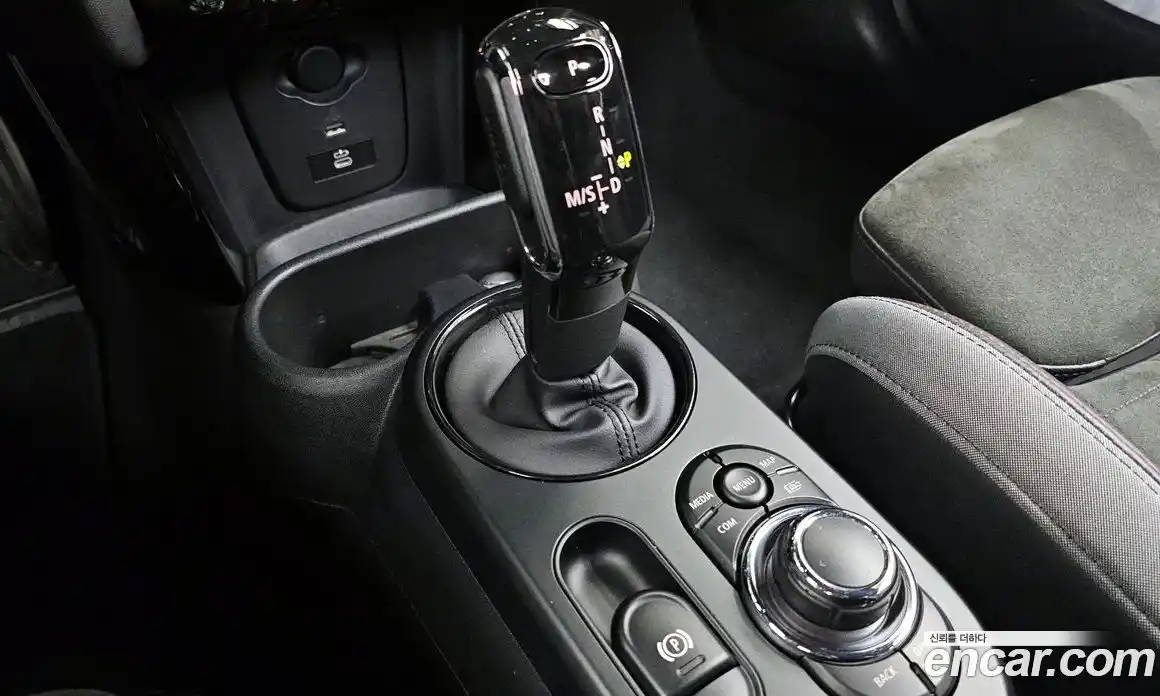 Mini Cooper 2023 2.0 Автомат в Москве № 214216, фото 3