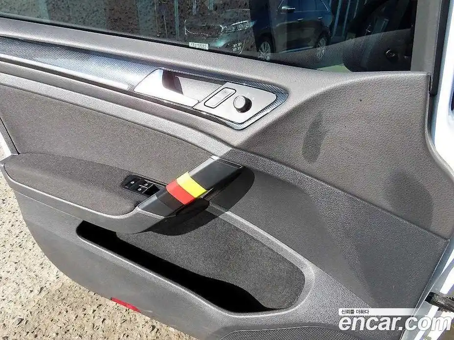 Volkswagen Golf 2015 1.6 Автомат в Москве № 215332, фото 11