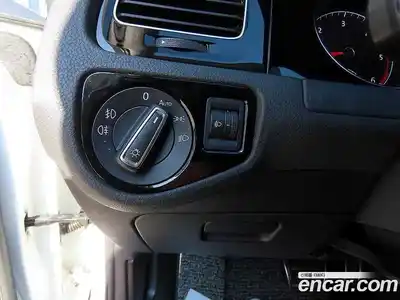 Volkswagen Golf 2015 1.6 Автомат в Москве № 215332, миниатюра 12