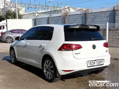 Volkswagen Golf 2015 1.6 Автомат в Москве № 215332, миниатюра 3