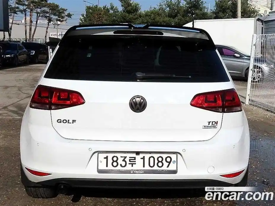Volkswagen Golf 2015 1.6 Автомат в Москве № 215332, фото 4
