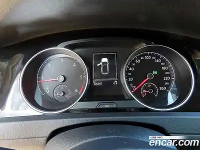 Volkswagen Golf 2015 1.6 Автомат в Москве № 215332, миниатюра 9