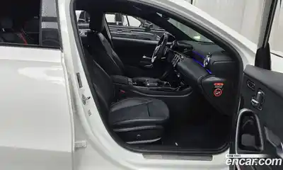 Mercedes-Benz A-Class 2023 2.0 Автомат в Москве № 218332, миниатюра 2