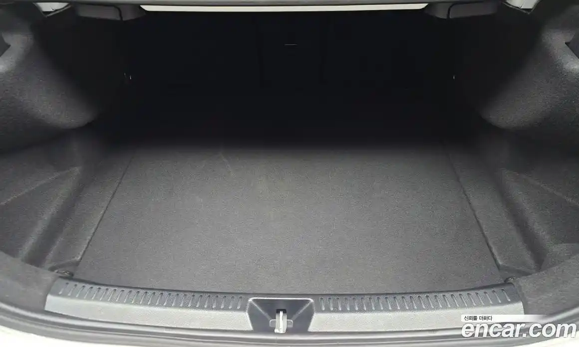 Mercedes-Benz A-Class 2023 2.0 Автомат в Москве № 218332, фото 9