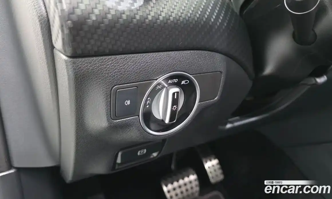 Mercedes-Benz A-Class 2018 1.6 Автомат в Москве № 220743, фото 14