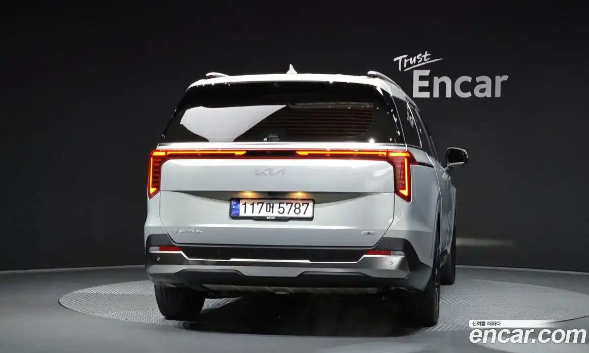 Kia Canival 2024 1.6 Автомат в Москве № 22243, фото 4