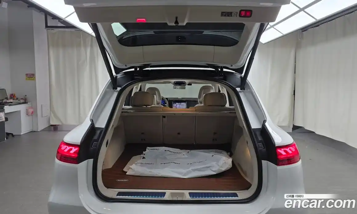 Mercedes-Benz EQS 2023 0.3 Автомат в Москве № 223261, фото 20