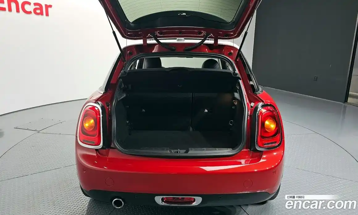 Mini Cooper 2017 1.5 Автомат в Москве № 228776, фото 20