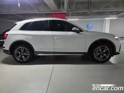 Audi Q5 2022 2.0 Автомат в Москве № 230132, миниатюра 2