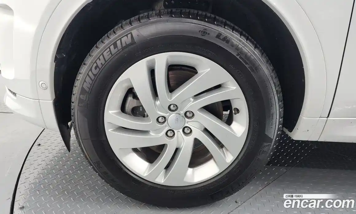 Land Rover Discovery Sport 2025 2.0 Автомат в Москве № 231116, фото 17