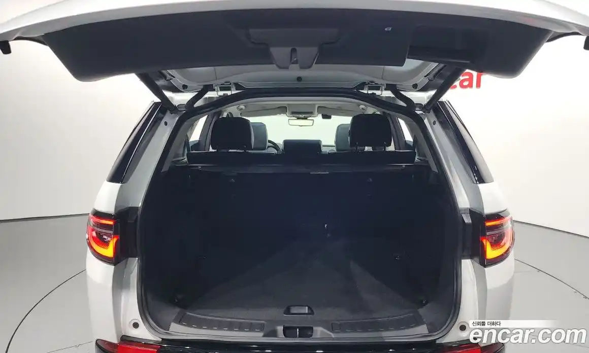 Land Rover Discovery Sport 2025 2.0 Автомат в Москве № 231116, фото 9