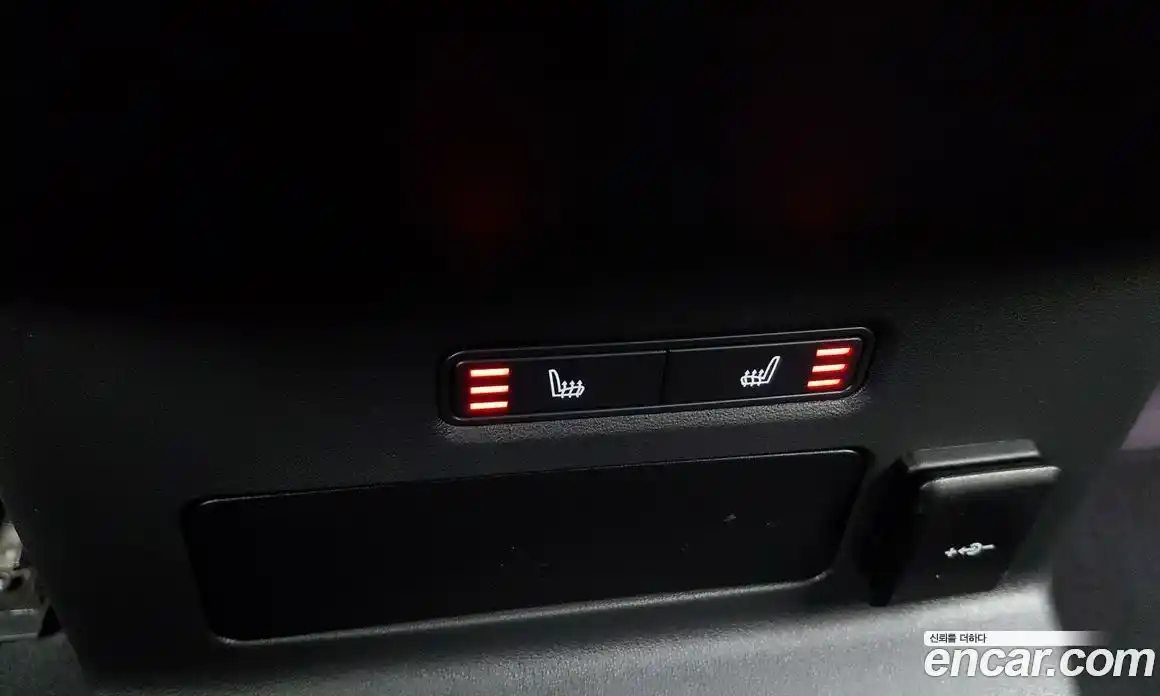 Land Rover Range-Rover Velar 2023 3.0 Автомат в Москве № 231317, фото 11