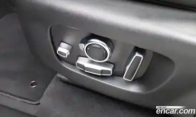 Land Rover Range-Rover Velar 2023 3.0 Автомат в Москве № 231317, миниатюра 12