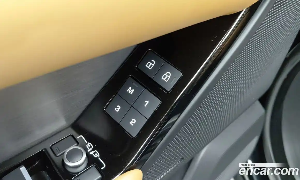 Land Rover Range-Rover Velar 2023 3.0 Автомат в Москве № 231317, фото 13