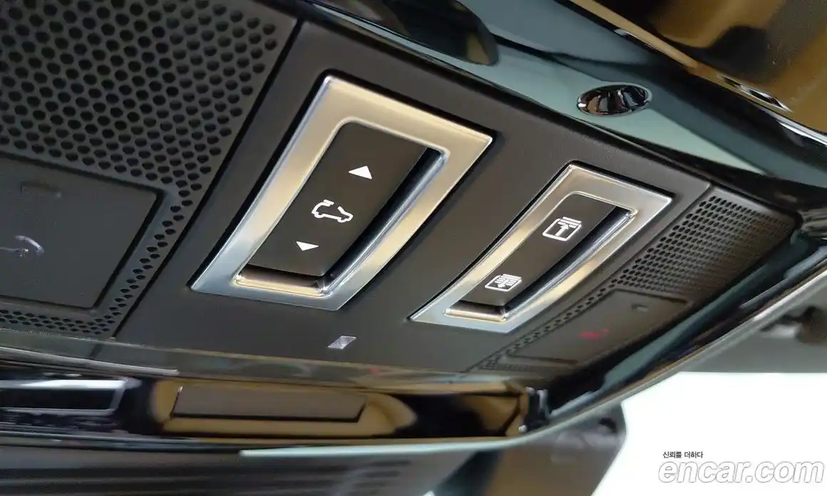 Land Rover Range-Rover Velar 2023 3.0 Автомат в Москве № 231317, фото 18