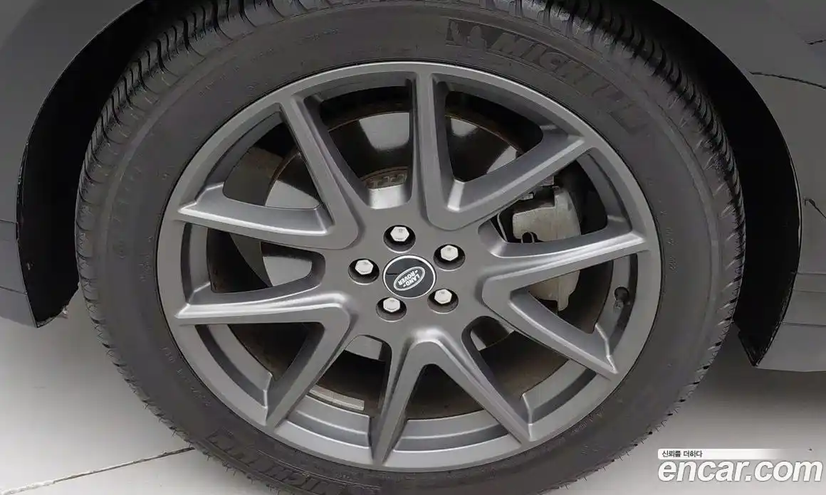 Land Rover Range-Rover Velar 2023 3.0 Автомат в Москве № 231317, фото 5