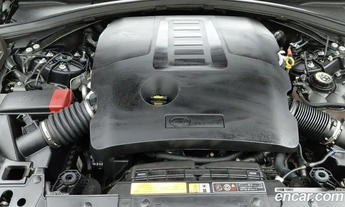 Land Rover Range-Rover Velar 2023 3.0 Автомат в Москве № 231317, фото 6