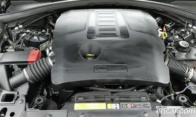 Land Rover Range-Rover Velar 2023 3.0 Автомат в Москве № 231317, миниатюра 6