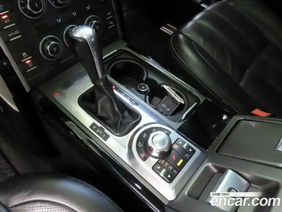 Land Rover Range-Rover 2010 3.6 Автомат в Москве № 231360, фото 12