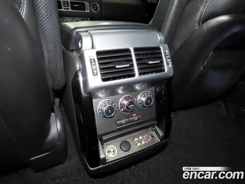 Land Rover Range-Rover 2010 3.6 Автомат в Москве № 231360, фото 14