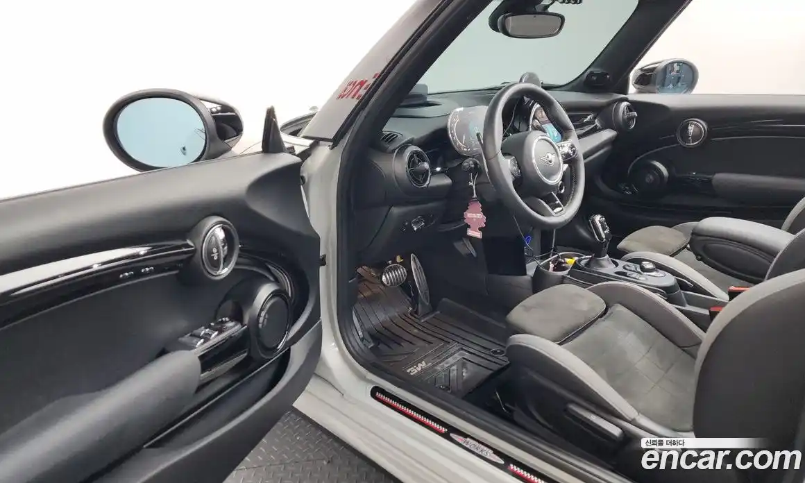 Mini Cooper Convertible 2022 2.0 Автомат в Москве № 231495, фото 1