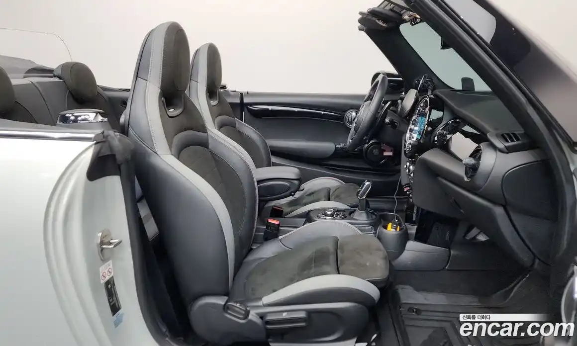 Mini Cooper Convertible 2022 2.0 Автомат в Москве № 231495, фото 7