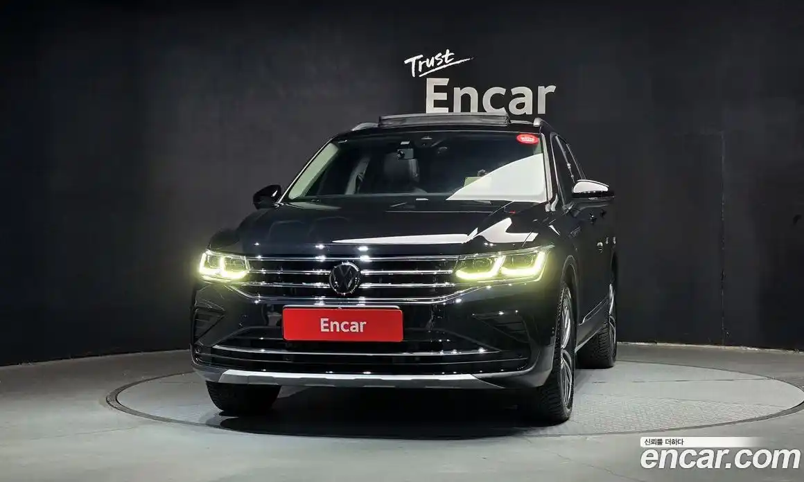 Volkswagen Tiguan 2023 2.0 Автомат в Москве № 232097, фото 3