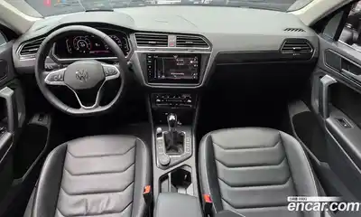 Volkswagen Tiguan 2023 2.0 Автомат в Москве № 232097, миниатюра 7