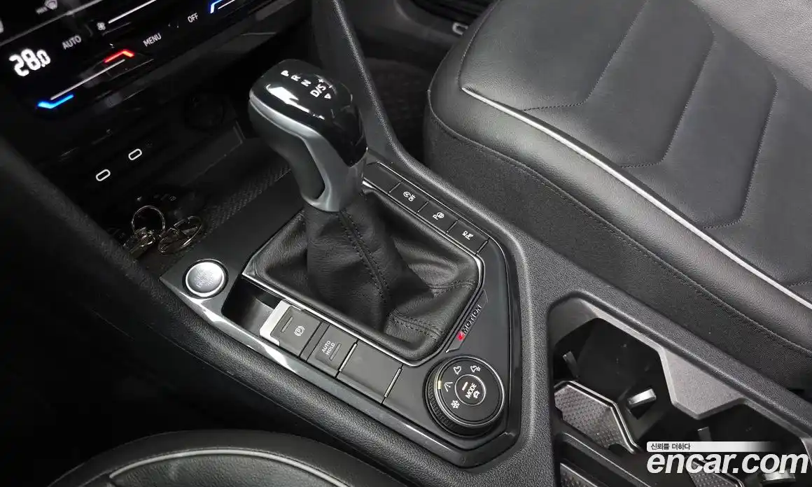 Volkswagen Tiguan 2023 2.0 Автомат в Москве № 232097, фото 9