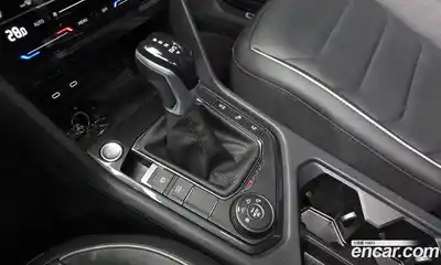 Volkswagen Tiguan 2023 2.0 Автомат в Москве № 232097, миниатюра 9