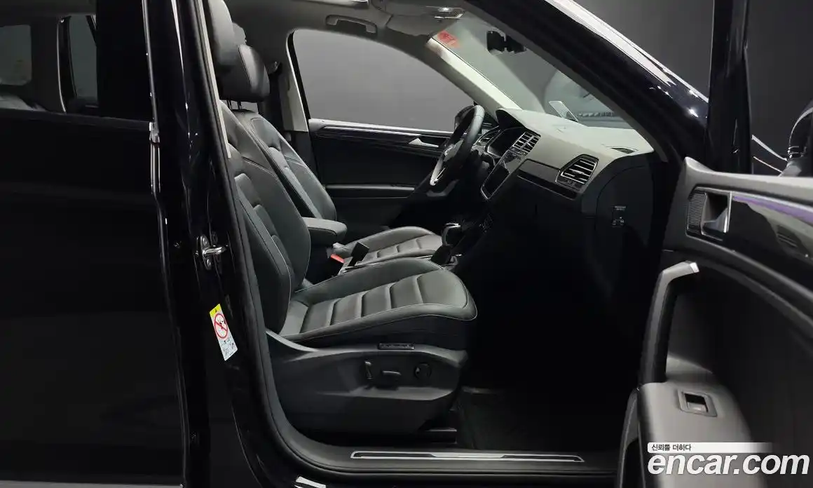 Volkswagen Tiguan 2023 2.0 Автомат в Москве № 232097, фото 10