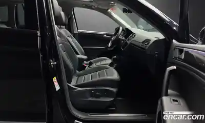 Volkswagen Tiguan 2023 2.0 Автомат в Москве № 232097, миниатюра 10