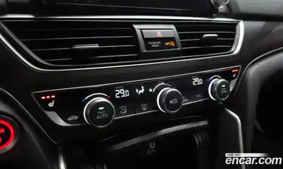 Honda Accord 2019 2.0 Автомат в Москве № 232845, миниатюра 2