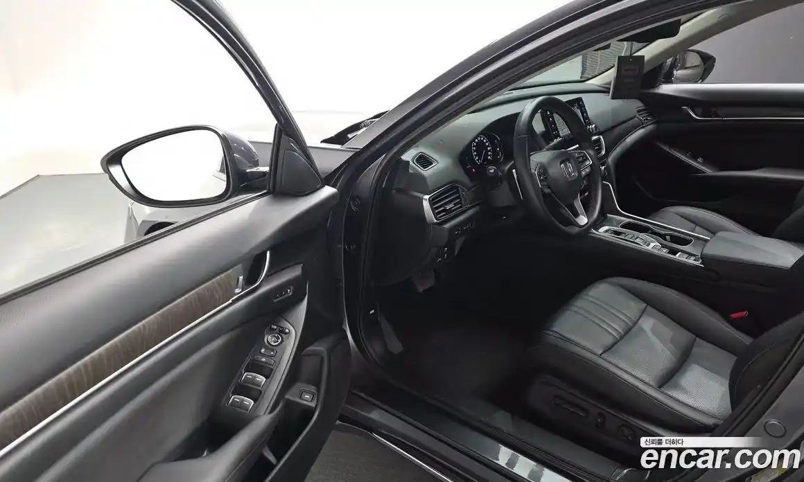 Honda Accord 2019 2.0 Автомат в Москве № 232845, фото 8